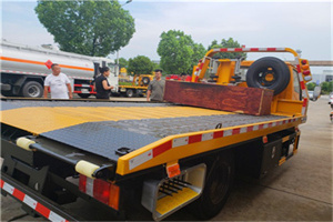 金融街附近拖车电话号码服务